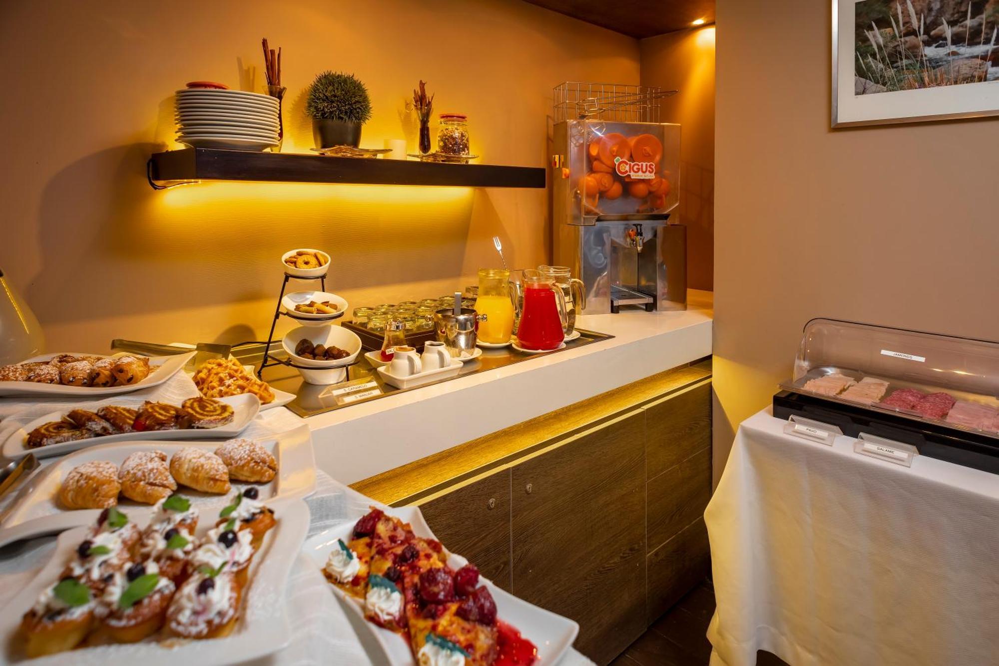 Hotel Los Espanoles Plus Σαντιάγκο Εξωτερικό φωτογραφία